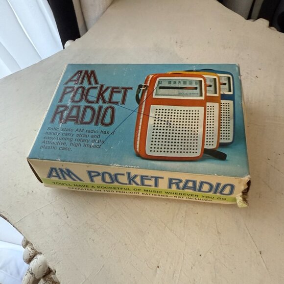 TESTED Vintage AM Transistor Solid State Handheld Radio Blue WORKING Clean - Picture 9 of 13